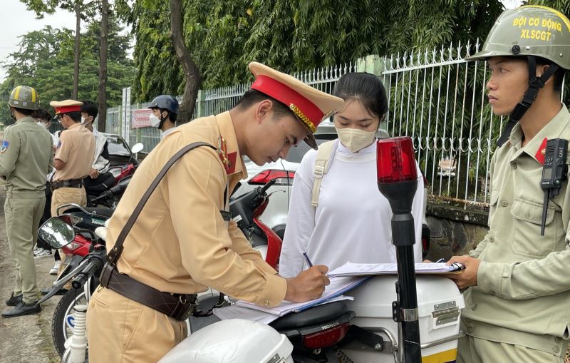 Luật vi phạm giao thông 